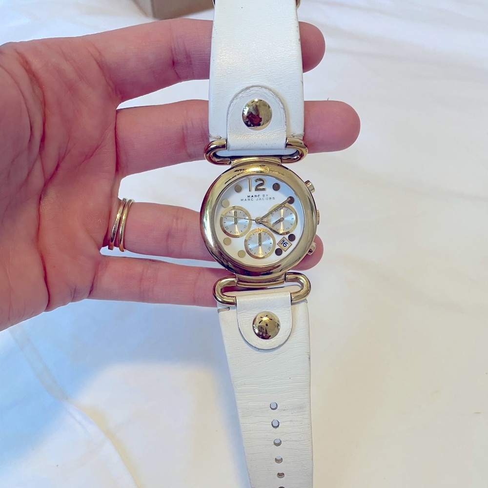 Marc Jacob’s Watch in Gold with white Leather